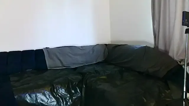 PlayfulThomas on StripChat