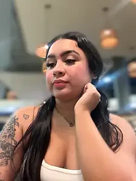 Pretty_Isadora on StripChat