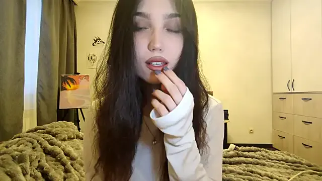 Qwami_Amie on StripChat