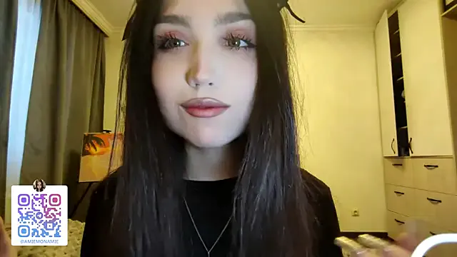 Qwami_Amie on StripChat