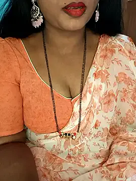 Rachu_love on StripChat