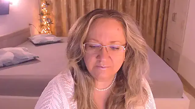 Raisshy — big body, big ass and tits...touch me