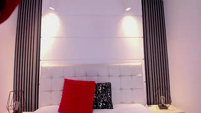 Freechat Ravenna666_ on StripChat