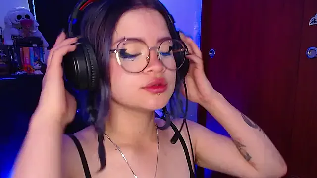 Raventh_ on StripChat