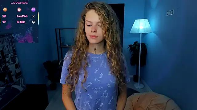Freechat RayaNenlia on StripChat