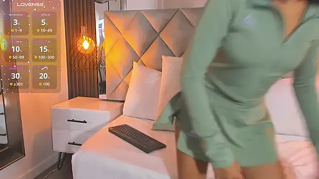 Real_virgin_Pussy — make me happy a this girl