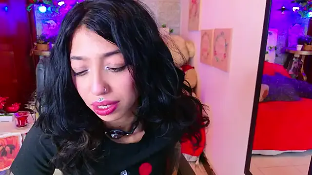 REDHOTTER_ on StripChat