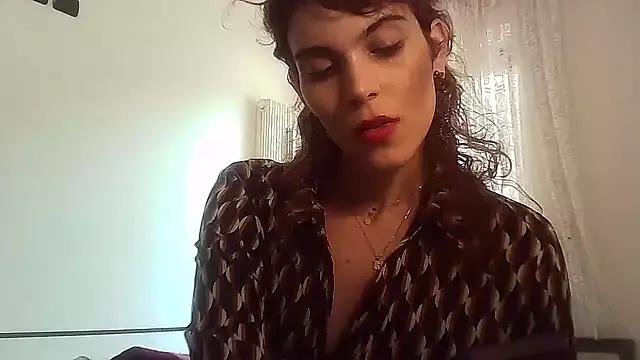 Regina_5 — Squirt time with orgasm