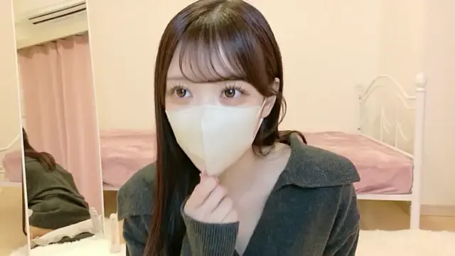 roachan_ on StripChat