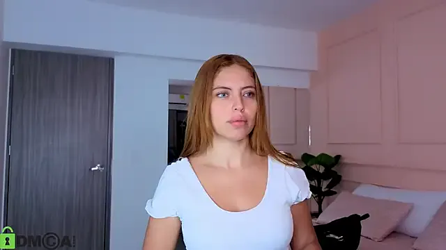 ROSE__15 on StripChat