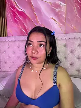 Rousse_blue on StripChat