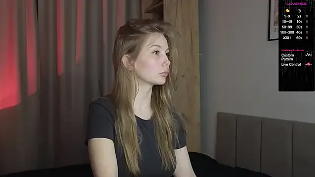 Sakura_Moore on StripChat