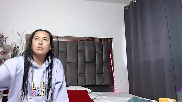 Salmma_Milf on StripChat