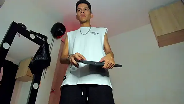 Samuel_Suarez on StripChat