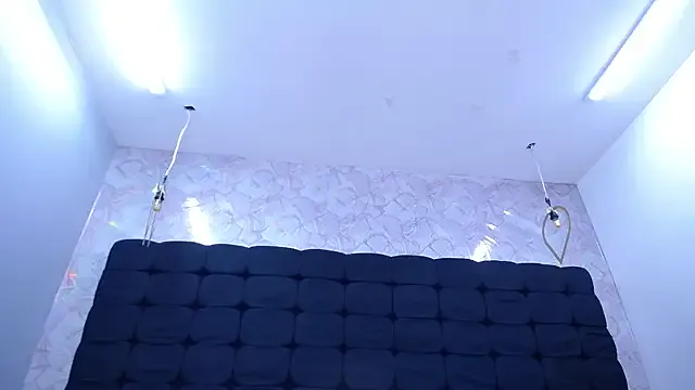 Sara-Burning- — fingers in my ass and suck