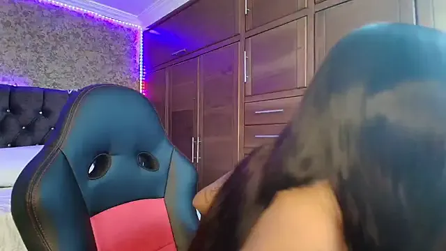 sarah_escobarr — Sexy striptease 