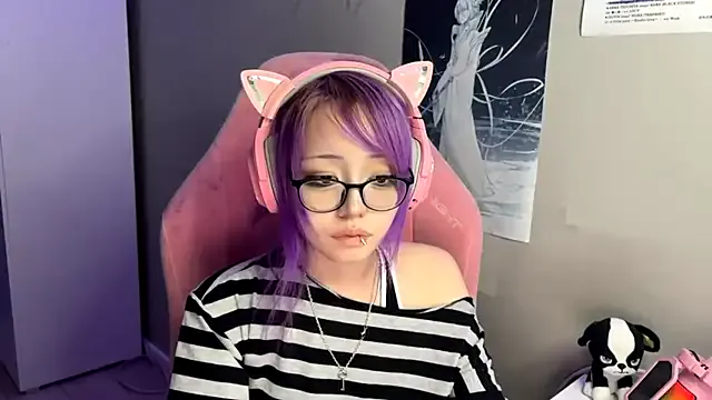 SaxonDibs — shy wave hello