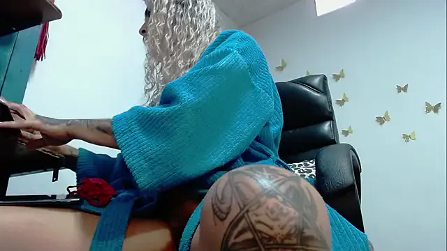 Sexy-Favgirl — FUCK MY PUSSY IN DOGGY POSITION