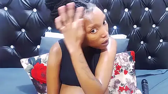 SexyBubblies96 on StripChat