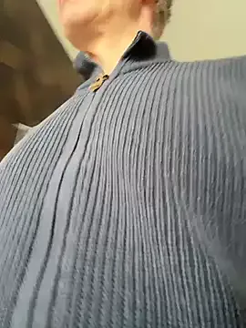 SexyLeon8 — nackt ausziehen - take off all clothes