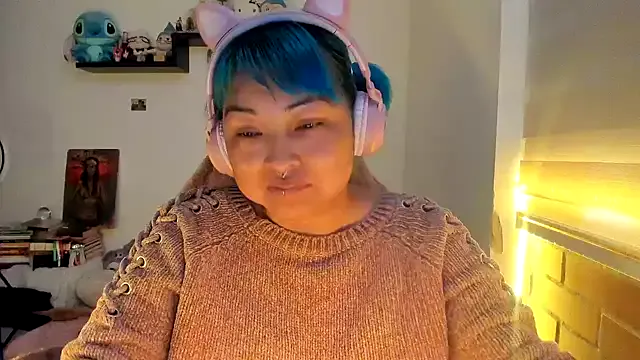 Shaddycute_ on StripChat