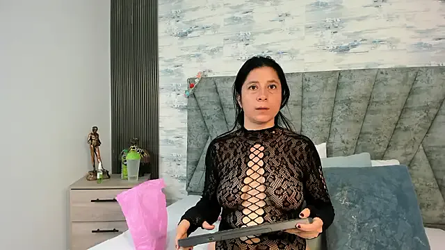 ShanelEvans — spank me more