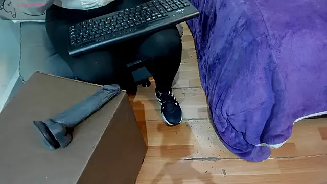 Shantal__G — sniff