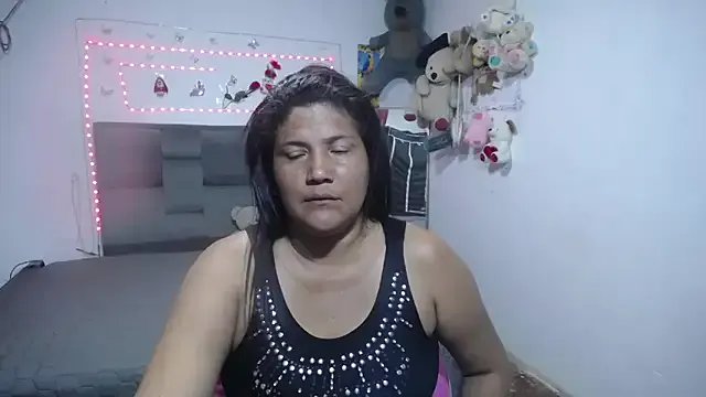 Sharloth_milf on StripChat