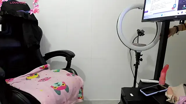 ShaunaDream on StripChat