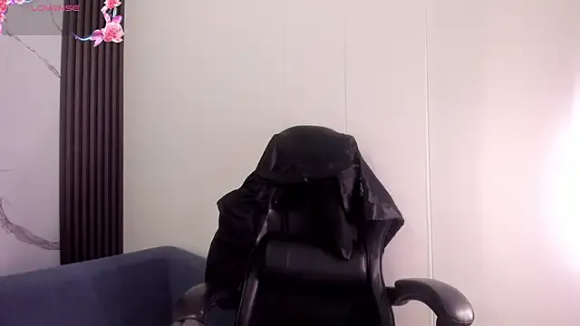 ShaunaDream on StripChat