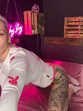 Shy-Ivy on StripChat