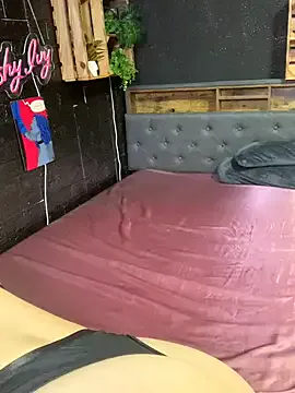 Shy-Ivy — Sloppy Blowjob On Dildo
