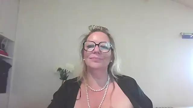 Silkesquirt — Private on StripChat