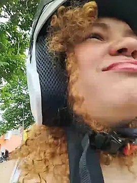 SirenRouge_69 — Show tits