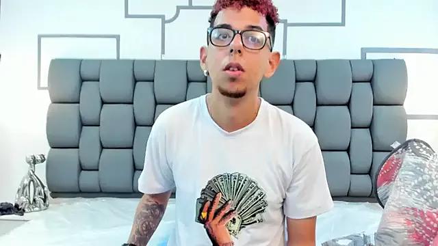 SkarletRuiz — BOY FUCK MY ASS IN DOGGY