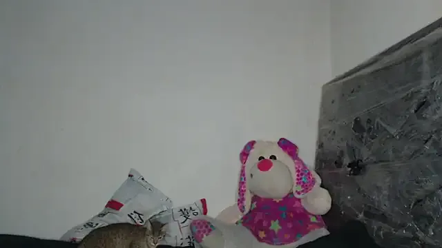 skinny_sweet2411 on StripChat