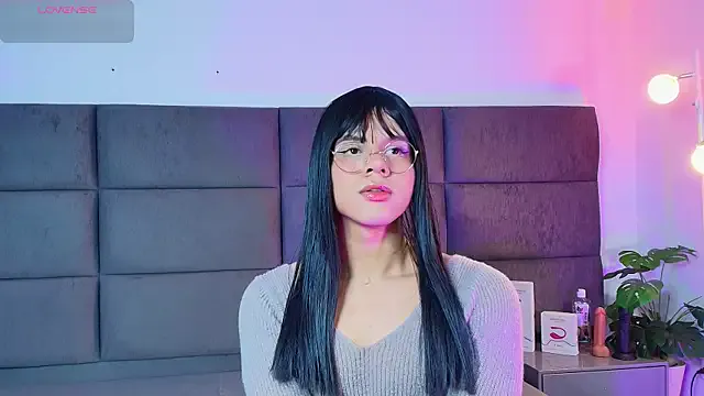 Slenna_Moon on StripChat