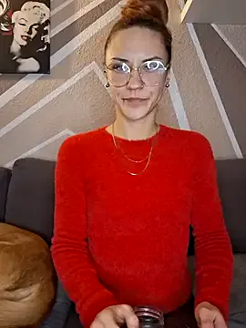 SlimBellaa on StripChat