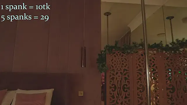 Smiley_Mia — Freechat on StripChat