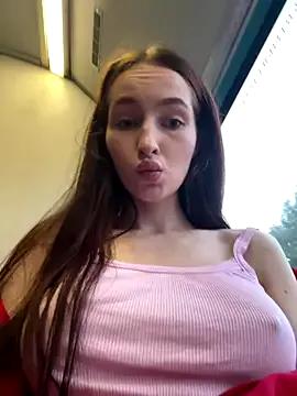 SnappyHappy — Show boobs