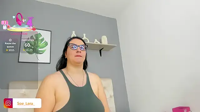 Soe_Lara on StripChat