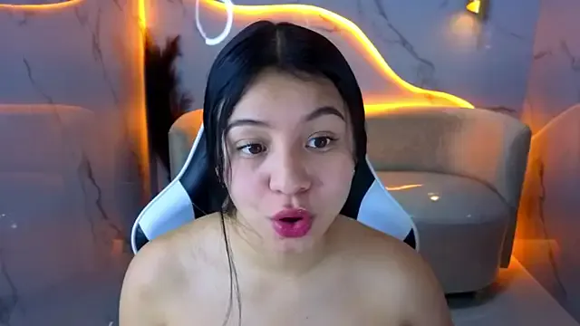 Sofi_Adams_Tx on StripChat