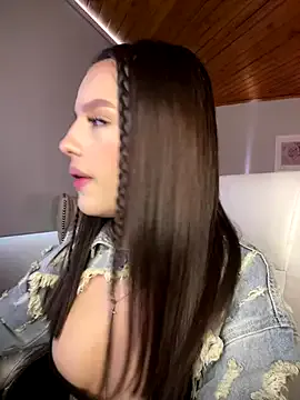 Sofia18_pinkk on StripChat