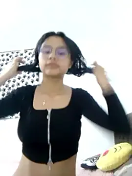 SofieLove_01 — Control my toy and show tits 