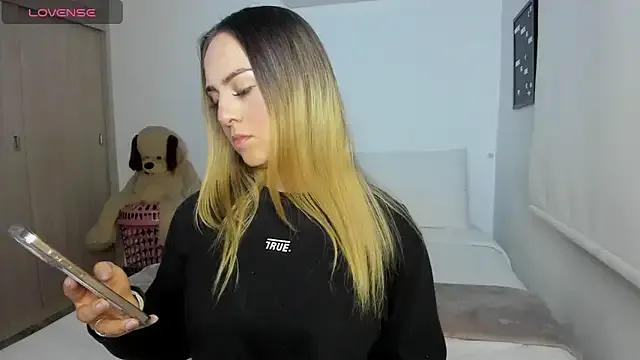 sophi_mooreno — Naked me