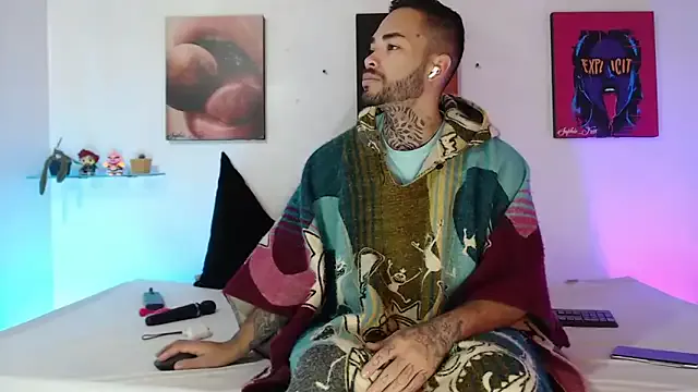 SophieFoxx17 — TWERK ASS NAKED