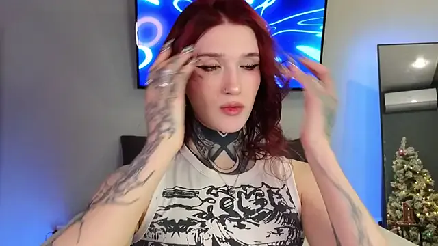 SophieInkk on StripChat