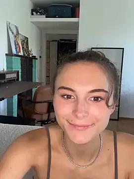 SophiiaStarr —  Shake and Smack my Butt 