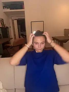 SophiiaStarr —  Shake and Smack my Butt 