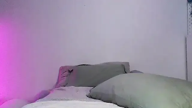 SparklingSoleil on StripChat